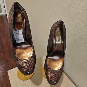 TRUTH OR DARE BY MADONNA SIZE 10